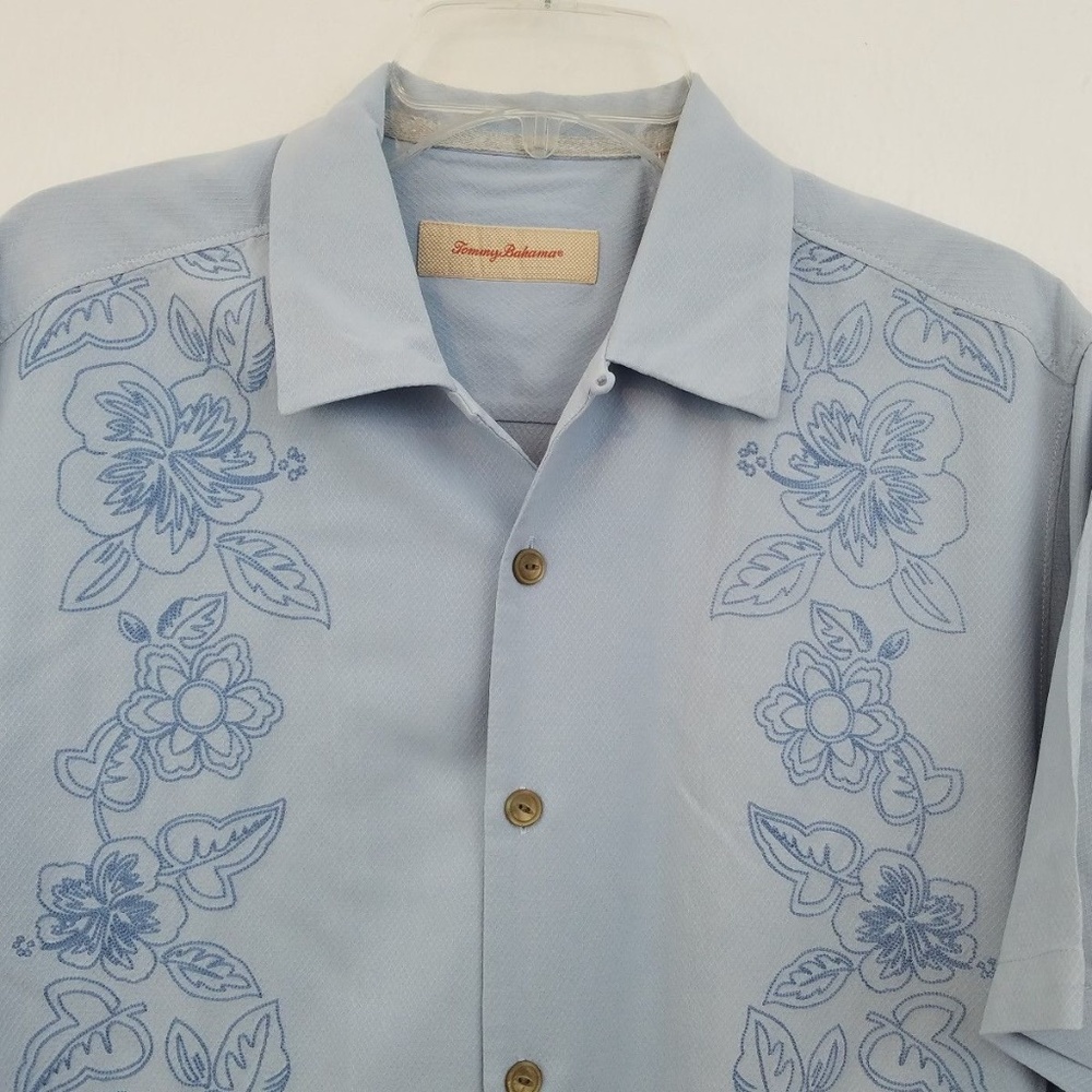 Tommy Bahama Embroidered Blue Front Panels Small